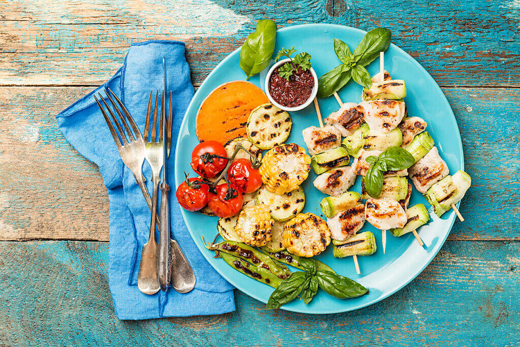 Chicken shish kebab with zucchini
